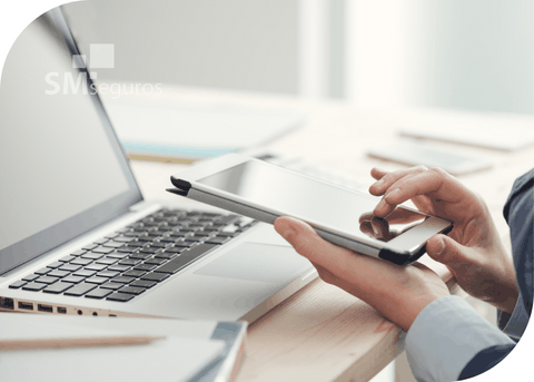 O seguro para equipamentos portáteis é uma forma de proteção financeira que cobre danos, roubo, perda ou outros eventos imprevistos relacionados a dispositivos eletrônicos portáteis. SEGURO DE EQUIPAMENTOS PORTÁTEIS